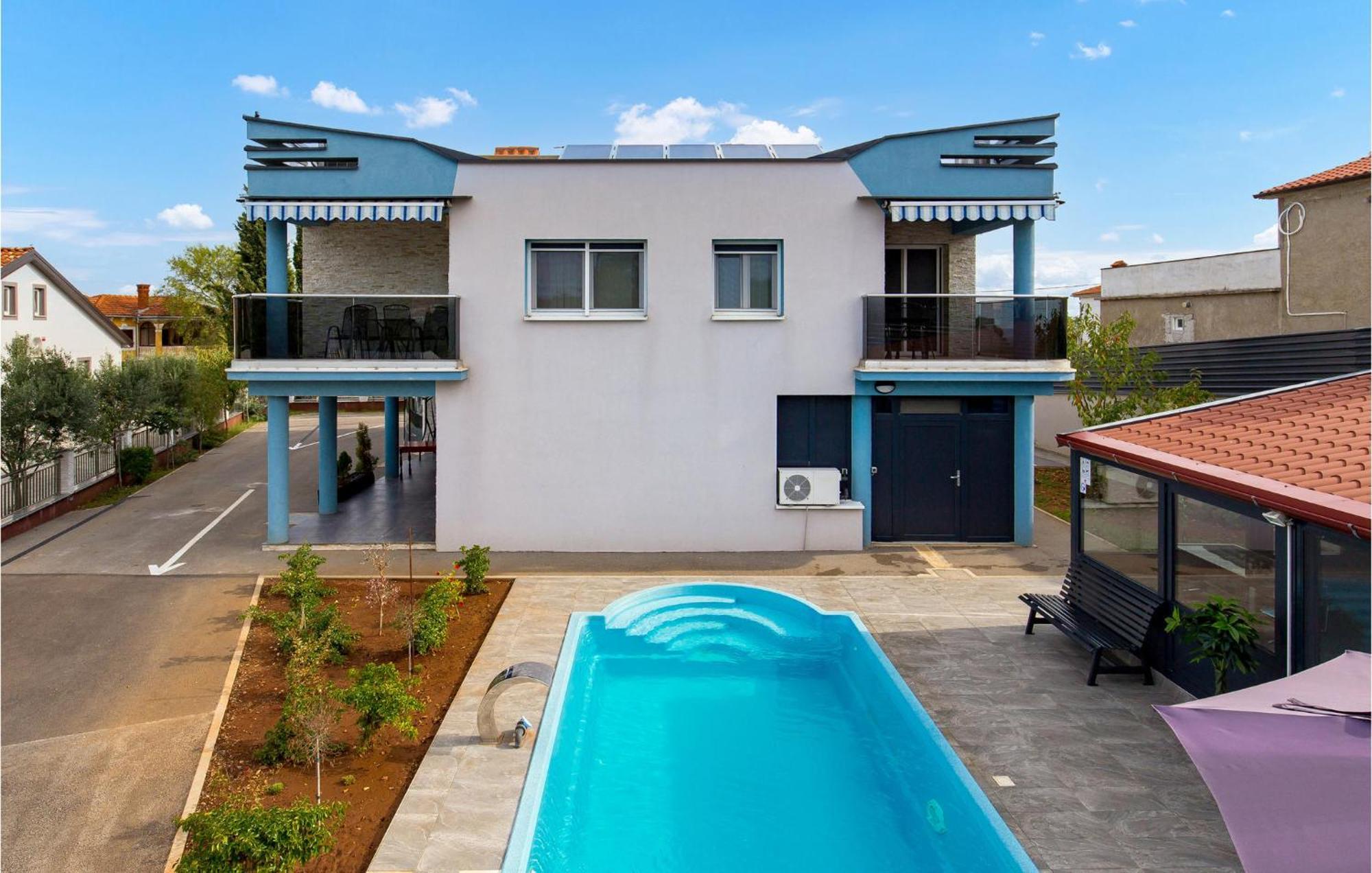 1 Bedroom Beautiful Apartment In Vrh Vrh  Ngoại thất bức ảnh